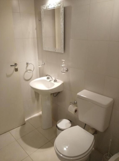 Bathroom, Emelsuites, Capital