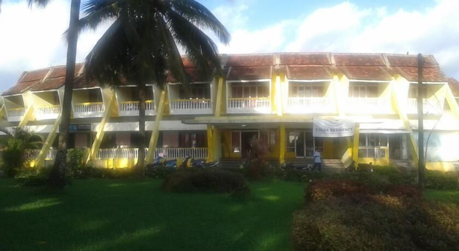 Exterior & Views 21