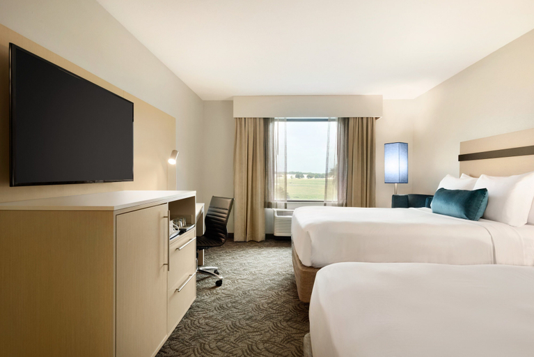 Bedroom 3, Holiday Inn BLOOMINGTON - NORMAL by IHG, McLean