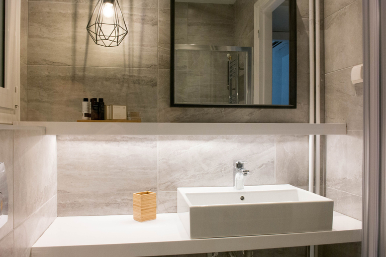 Bathroom 5, UPSTREET Chic and Cosy Flat in Plaka, Attica