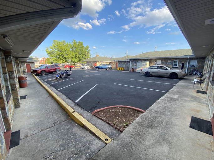 Public Area 5, Gateway Inn, Warren