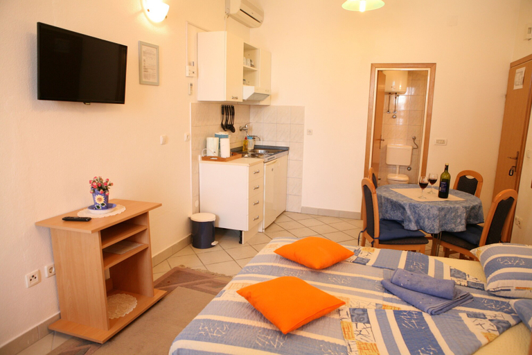 Bedroom 2, Sea front stone house, Trogir