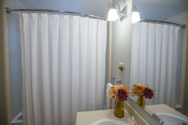 Bathroom 4, Gay Street Inn, Rappahannock