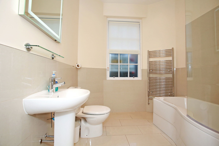 Bathroom 3, Aspect Apartments City Centre, Aberdeen