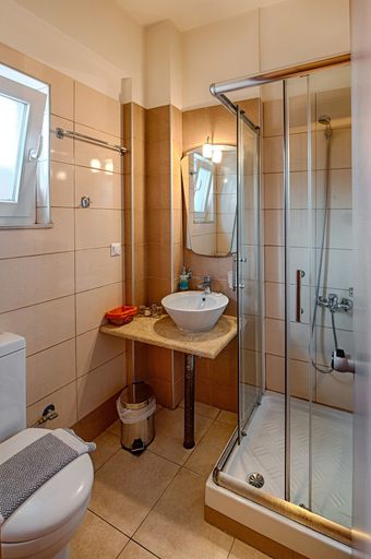 Bathroom 5, Giovanni Mare, West Greece