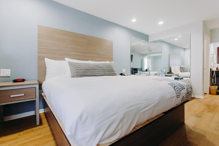 Bedroom 3, Scottish Inns and Suites - Near Kemah Boardwalk, Galveston