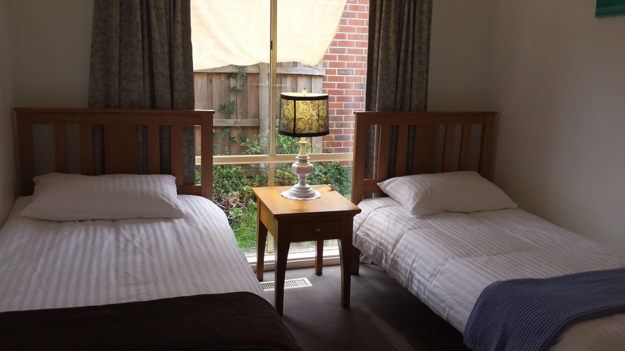 Bedroom 2, Maroondah 3 Bedroom House, Maroondah - Croydon