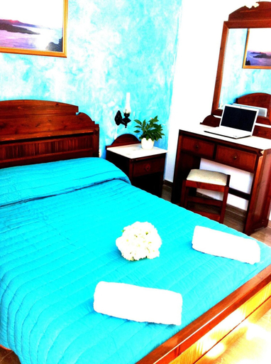 Bedroom 3, Emmanouela Studios, South Aegean