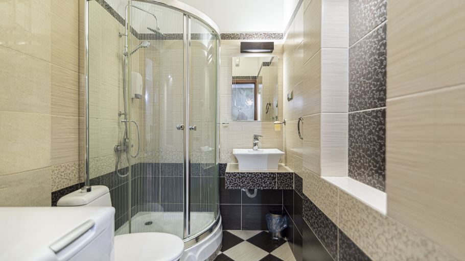 Bathroom, Maya's Flats & Resorts- Artus, Gdańsk City