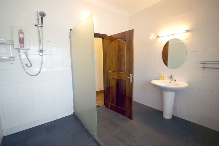 Bathroom 3, Velkommen Guesthouse - Phnom Penh, Phnom Penh