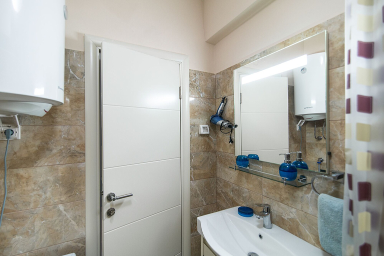 Bathroom 3, Harmonia Colours