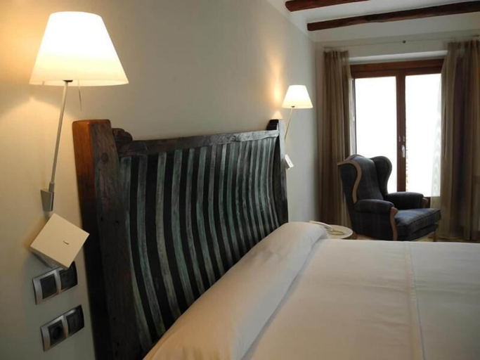 Bedroom 2, Hospederia Chapitel, Navarra