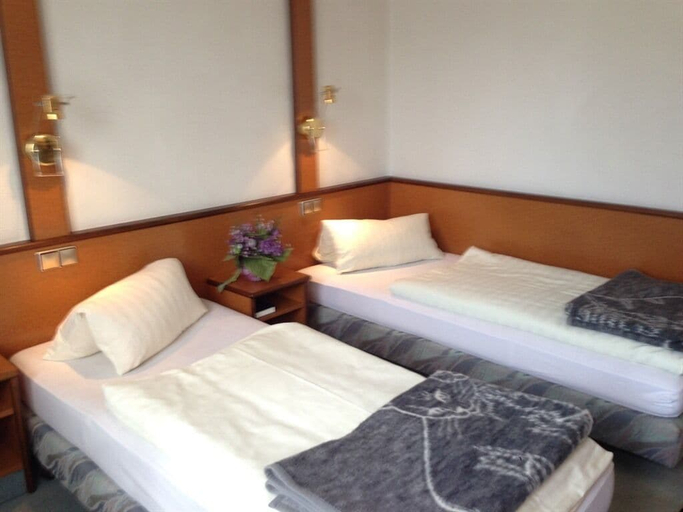 Bedroom 4, Kircheiber Hof, Altenkirchen (Westerwald)