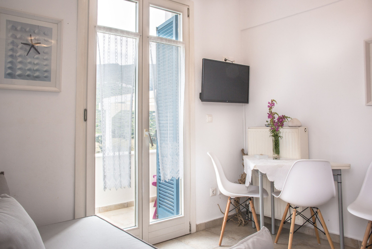 Bedroom 3, Anemomiloi Studios, South Aegean
