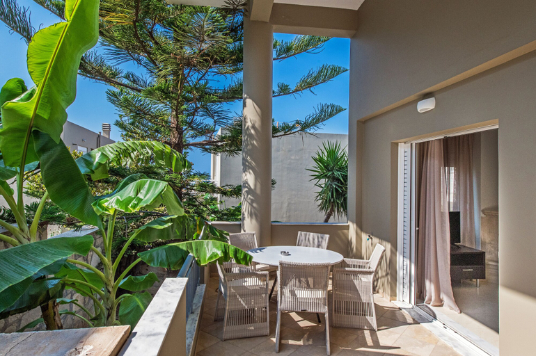 Others 5, Villa Nefeli, Crete