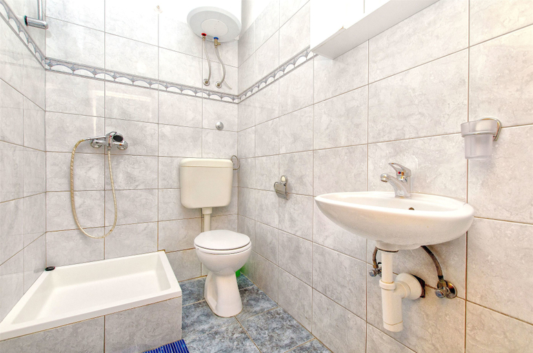 Bathroom 5, Apartments Tomislav, Omiš