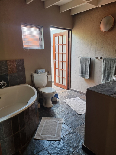 Bathroom 3, Larima Bush Retreat, Mopani