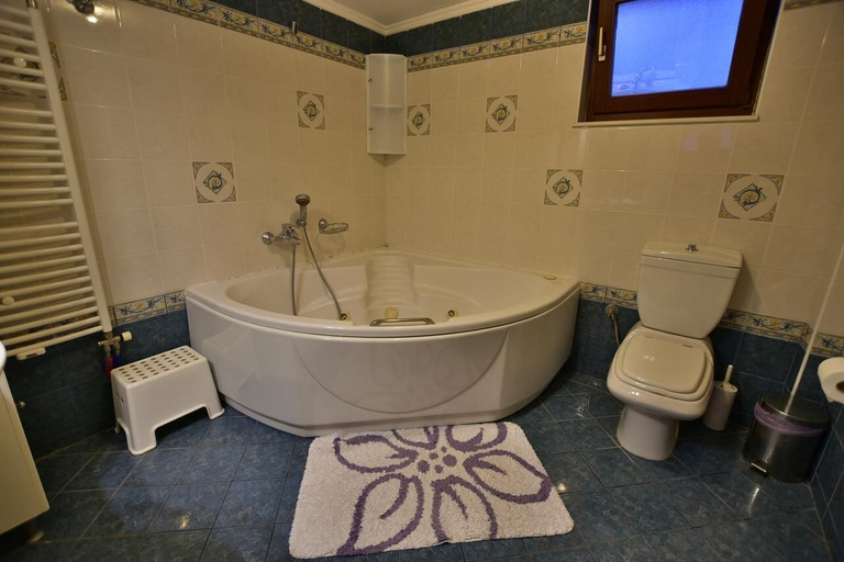 Bathroom 5, Flisvos Villa, Crete