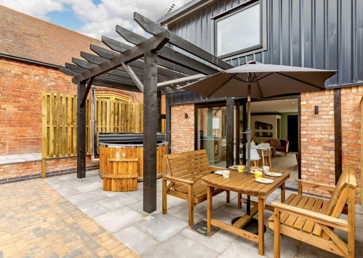 Others 4, Fully Accessible-disabled Adapted-hot Tub-pets, Warwickshire