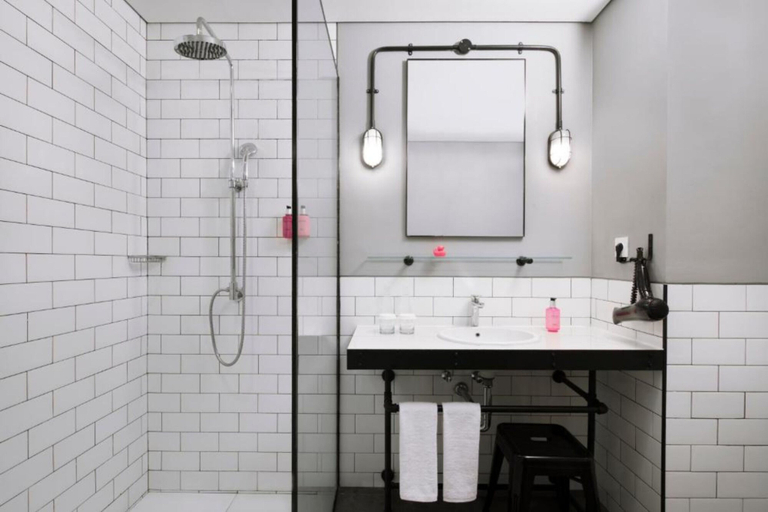 Bathroom, Braga Queen Suite With City View, Bandung