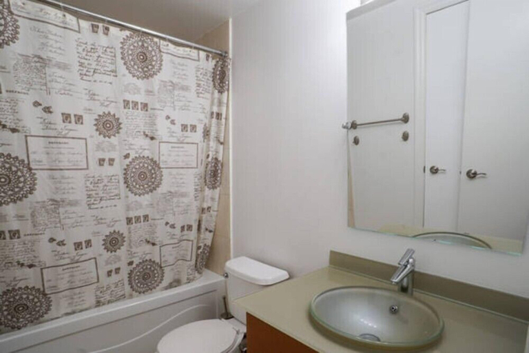 Bathroom, Style in Yorkville, Toronto