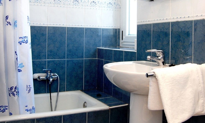 Bathroom 3, Valle de San Emiliano, León