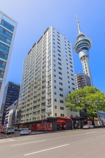 Exterior & Views, Modern Apartment Short Walk to SkyTower, Waitakere