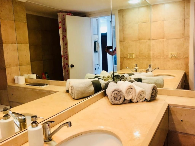 Bathroom 5, Luxurious Beach apartment