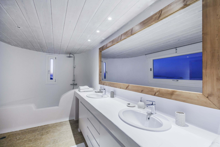 Bathroom 3, Lazaros, South Aegean