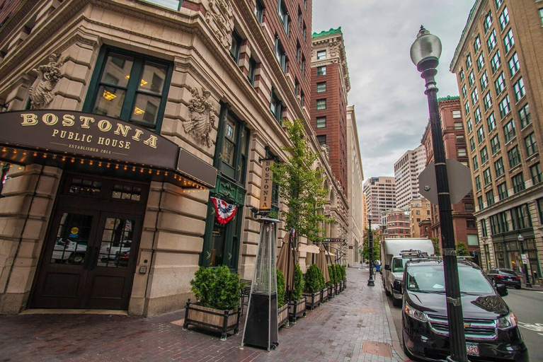 Exterior & Views 2, Luxe Condo Back Bay Boston-3 Bedrooms & 2 Baths, Boston