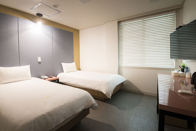 Bedroom 3, Champion Hotel Jeju, Jeju