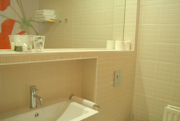 Bathroom 5, Corbie Lommel, Limburg