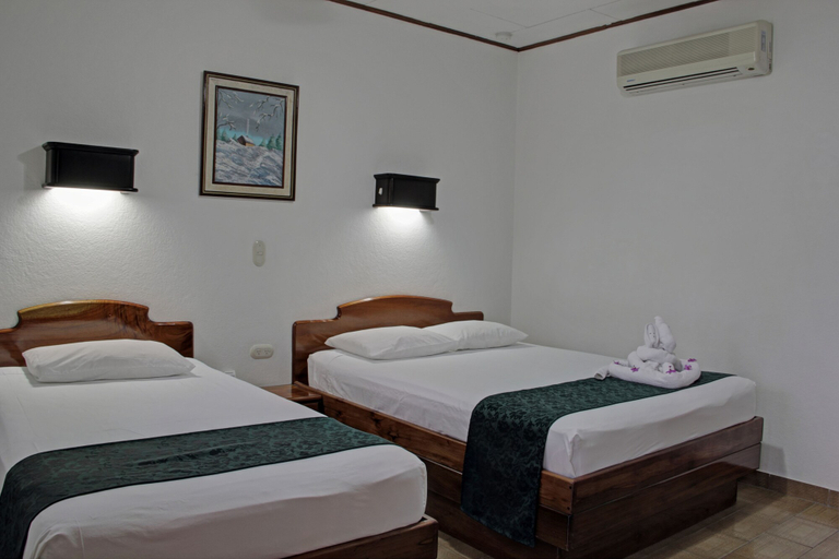 Bedroom 2, San Bosco Inn, San Carlos