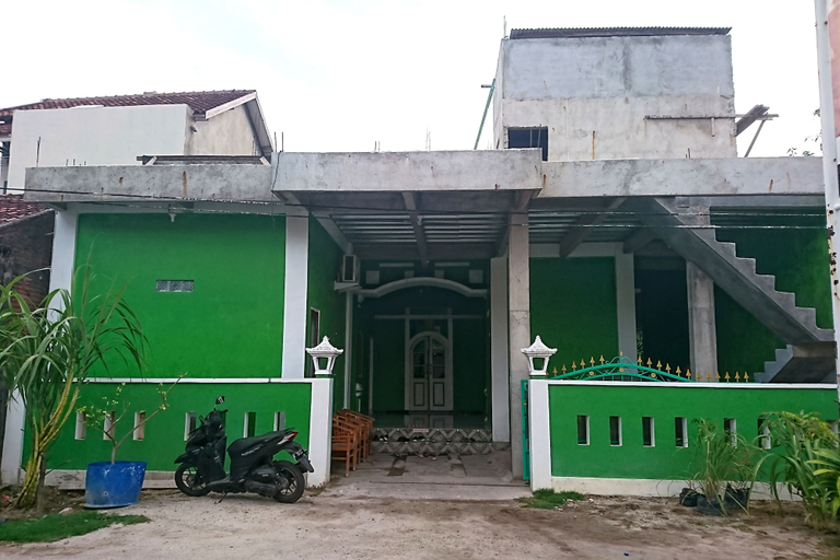 Exterior & Views 1, OYO 2447 Aulia Homestay, Jepara