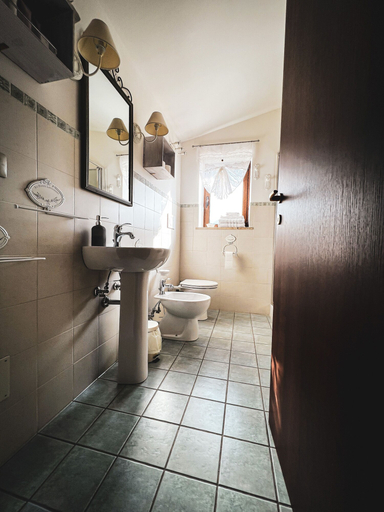 Bathroom 5, Bed and Breakfast Nero Buono, Latina