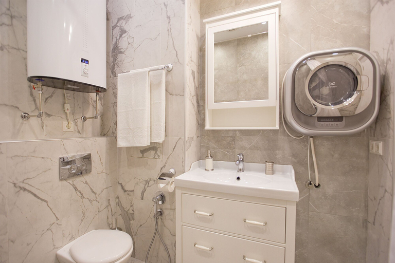 Bathroom 4, Emperoom Millionnaya, Sankt-Peterburg gorsovet
