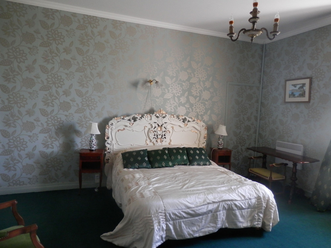 Bedroom 2, Château Ardilleux, Deux-Sèvres