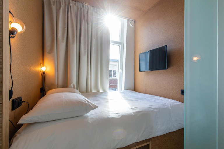 Bedroom 3, the bellhop hotel, Rotterdam