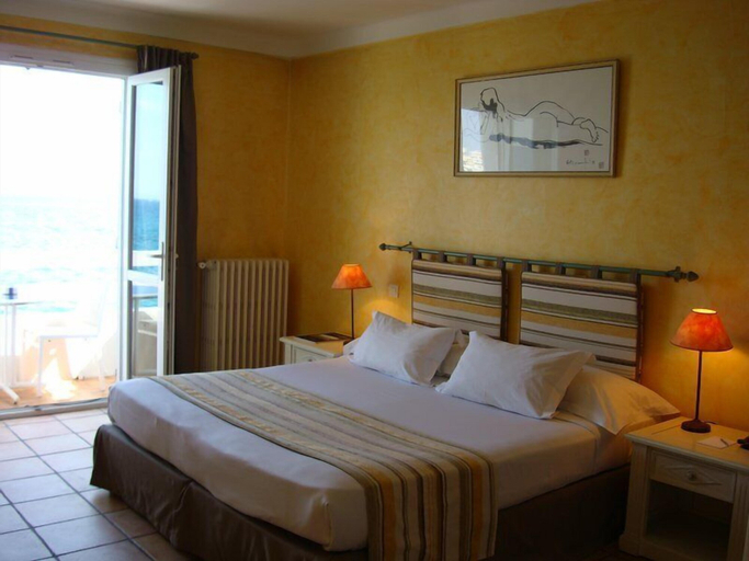 Bedroom 3, La Belle Aurore, Var