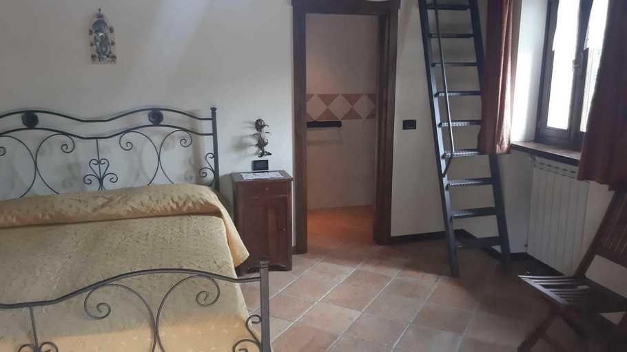 Bedroom 2, Antico Borgo di Vallignano, Rieti