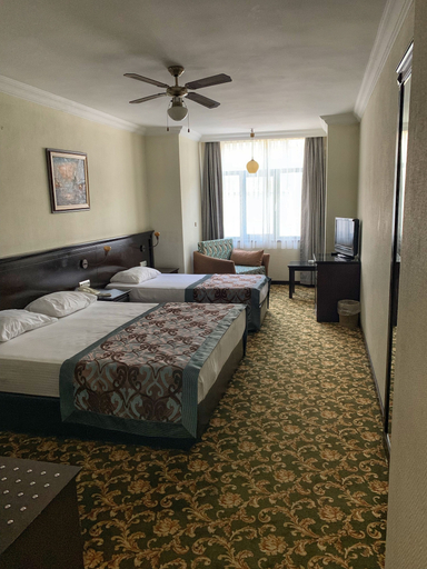 Bedroom 2, Omur Hotel, Edremit