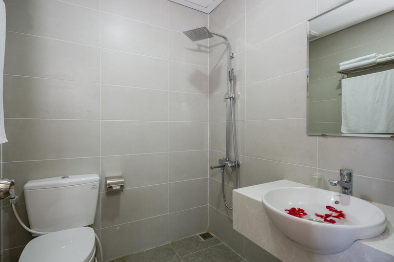 Bathroom 3, Anh Villa Hotel, Da Nang