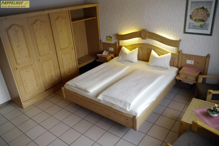 Bedroom 4, Hotel Pappelhof, Vulkaneifel