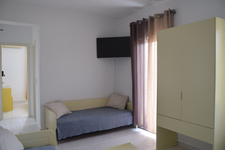 Bedroom 2, Rhoe Seaside Apartments, Crete