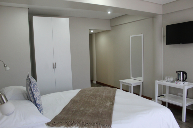 Bedroom 4, Blue Lagoon Hotel and Conference Centre, Buffalo City