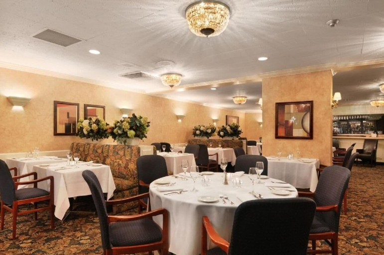 Food & Drinks 5, The Senator Hotel & Conference Centre Timmins, Cochrane