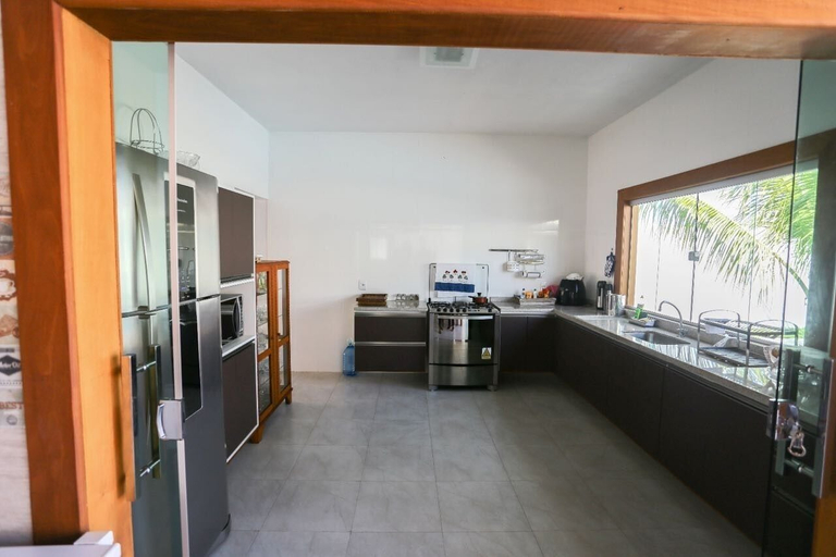 Others 4, Casa Espetacular c piscina 80m da PRAIA, Prado
