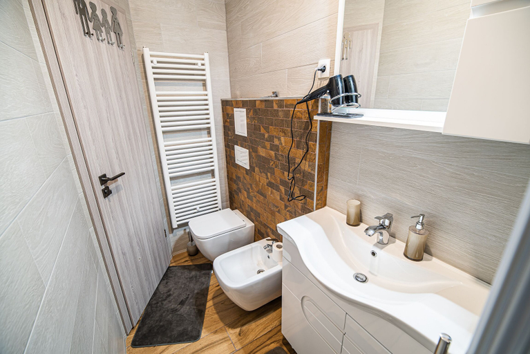 Bathroom, Apartment A1, Ljubljana