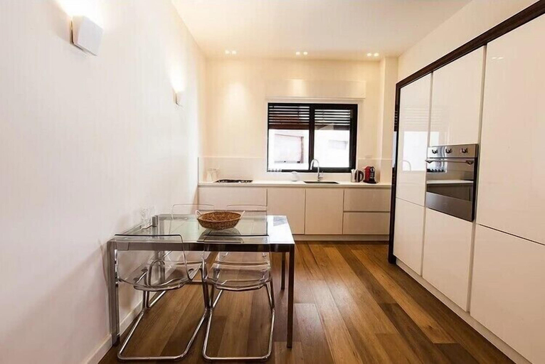 Others 5, Tel Aviv Home