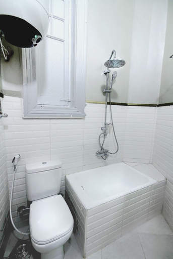 Bathroom 4, Tahrir Plaza Suites, Qasr an-Nil